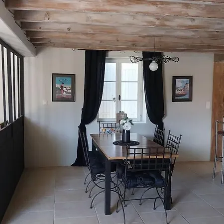 Le Clos De Fanny - Belle Longere Charentaise Holiday home Burie